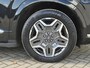 Hyundai Santa Fe 1.6 T-GDI PHEV Premium Plus Sky Automaat 5P. / Fabrieksgarantie tot 11-2027 / Trekhaak afneembaar / Dealer onderhouden / Trekgewicht 1.350 kg / head-up display / Panorama schuifdak / Stuur-, stoel- en achterbankverwarming / Apple Carplay Android / Rondomzicht camera /