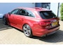 Audi A4 Avant 1.4 TFSI Sport S line edition | Incl. 12 maanden Garantie | Keyless start | Elektrische kofferbakklep | Cruise controle | Climate controle | Navigatie | Parkeersensoren achter | Virtual cockpit | Schakelmogelijheid aan stuurwiel | Zwarte hemelbekleding | 18 Inch LMV | Half lederen bekleding | Origineel NL Auto | NAP |