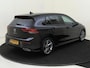 Volkswagen Golf 1.5 TSI R-Line Business | Parkeerassistent | Dodehoek detectie | Navigatie | LED Plus verlichting | Adaptieve cruise control | Achteruitrijcamera | Sfeerverlichting |