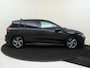 Volkswagen Golf 1.5 TSI R-Line Business | Parkeerassistent | Dodehoek detectie | Navigatie | LED Plus verlichting | Adaptieve cruise control | Achteruitrijcamera | Sfeerverlichting |