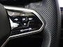 Volkswagen Golf 1.5 TSI R-Line Business | Parkeerassistent | Dodehoek detectie | Navigatie | LED Plus verlichting | Adaptieve cruise control | Achteruitrijcamera | Sfeerverlichting |