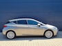 Opel Astra 1.6 Innovation Turbo 200 pk | Climate Control | Apple Carplay | Camera | Stoel-/Stuurverwarminig | Trekhaak | All Season Banden |
