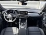 Alfa Romeo Tonale 1.3 Ibrida Plug-In Q4 Veloce Stoelverwarming- verkoeling | Park assist | Harman Kardon Premium Audio met 14 speakers | Tech Pack | Panoramisch schuif/kanteldak met zwarte dakstrips | 8-voudig elektrisch verstelbare stoelen voor met 3 memory knoppen voor bestuurder | 20'' lichtmetalen velgen
