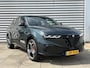 Alfa Romeo Tonale 1.3 Ibrida Plug-In Q4 Veloce Stoelverwarming- verkoeling | Park assist | Harman Kardon Premium Audio met 14 speakers | Tech Pack | Panoramisch schuif/kanteldak met zwarte dakstrips | 8-voudig elektrisch verstelbare stoelen voor met 3 memory knoppen voor bestuurder | 20'' lichtmetalen velgen