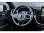 Volvo XC60 2.0 T6 Plug-in Hybrid AWD Plus Black Edition | PHEV | Panoramadak | 360 Graden Camera | Head-up Display | Luchtvering | Harman Kardon Audio | Keyless Entry | Elektrische Achterklep | Elektrisch Verstelbare Voorstoelen | Apple Carplay | Android Auto