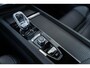 Volvo XC60 2.0 T6 Plug-in Hybrid AWD Plus Black Edition | PHEV | Panoramadak | 360 Graden Camera | Head-up Display | Luchtvering | Harman Kardon Audio | Keyless Entry | Elektrische Achterklep | Elektrisch Verstelbare Voorstoelen | Apple Carplay | Android Auto
