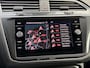 Volkswagen Tiguan 1.5 TSI ACT Highline R R-line Automaat | LED verlichting | Black Style | Trekhaak uitklapbaar | Keyless entry/start | Navigatiesysteem | Apple CarPlay/Android Auto | DAB ontvangst | Parkeersensoren voor en achter