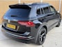 Volkswagen Tiguan 1.5 TSI ACT Highline R R-line Automaat | LED verlichting | Black Style | Trekhaak uitklapbaar | Keyless entry/start | Navigatiesysteem | Apple CarPlay/Android Auto | DAB ontvangst | Parkeersensoren voor en achter