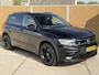 Volkswagen Tiguan 1.5 TSI ACT Highline R R-line Automaat | LED verlichting | Black Style | Trekhaak uitklapbaar | Keyless entry/start | Navigatiesysteem | Apple CarPlay/Android Auto | DAB ontvangst | Parkeersensoren voor en achter