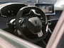 Peugeot 208 1.2 Hybrid 110 e-DCS6 Allure | Climate Control | Navigatie | Full LED | DAB | Parkeercamera/-sensoren | Apple Carplay/Android Auto | Dode hoekdetectie | Lichtmetalen velgen |
