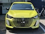 Peugeot 208 1.2 Hybrid 110 e-DCS6 Allure | Climate Control | Navigatie | Full LED | DAB | Parkeercamera/-sensoren | Apple Carplay/Android Auto | Dode hoekdetectie | Lichtmetalen velgen |