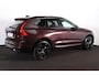 Volvo XC60 T8 Recharge AWD Ultra Dark - Panorama/schuifdak - IntelliSafe Assist & Surround - 360º Camera - Harman/Kardon audio - Adaptieve LED koplampen - Verwarmde voorstoelen, stuur & achterbank - Parkeersensoren voor & achter - Elektr. bedienb. voorstoelen met geheugen - Head up display - Draadloze tel. lader - Extra getint glas - 20' LMV