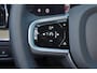 Volvo XC60 T8 Recharge AWD Ultra Dark - Panorama/schuifdak - IntelliSafe Assist & Surround - 360º Camera - Harman/Kardon audio - Adaptieve LED koplampen - Verwarmde voorstoelen, stuur & achterbank - Parkeersensoren voor & achter - Elektr. bedienb. voorstoelen met geheugen - Head up display - Draadloze tel. lader - Extra getint glas - 20' LMV