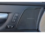 Volvo XC60 T8 Recharge AWD Ultra Dark - Panorama/schuifdak - IntelliSafe Assist & Surround - 360º Camera - Harman/Kardon audio - Adaptieve LED koplampen - Verwarmde voorstoelen, stuur & achterbank - Parkeersensoren voor & achter - Elektr. bedienb. voorstoelen met geheugen - Head up display - Draadloze tel. lader - Extra getint glas - 20' LMV