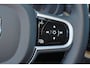 Volvo XC60 T8 Recharge AWD Ultra Dark - Panorama/schuifdak - IntelliSafe Assist & Surround - 360º Camera - Harman/Kardon audio - Adaptieve LED koplampen - Verwarmde voorstoelen, stuur & achterbank - Parkeersensoren voor & achter - Elektr. bedienb. voorstoelen met geheugen - Head up display - Draadloze tel. lader - Extra getint glas - 20' LMV