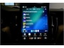 Volvo XC60 2.0 T6 AWD Long Range 293kW/399pk Aut8 Plus Dark LUCHTVERING + EL.TREKHAAK + PANORAMADAK + HARMAN/KARDON + GOOGLE DASHBOARD + BLIS + PILOT ASSIST + ADAPT.CRUISE + 360 CAMERA + LANE ASSIST + STUUR-&STOELVERWARMING V&A + HEAD-UP + 20" LM-VELGEN!!