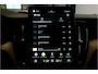 Volvo XC60 2.0 T6 AWD Long Range 293kW/399pk Aut8 Plus Dark LUCHTVERING + EL.TREKHAAK + PANORAMADAK + HARMAN/KARDON + GOOGLE DASHBOARD + BLIS + PILOT ASSIST + ADAPT.CRUISE + 360 CAMERA + LANE ASSIST + STUUR-&STOELVERWARMING V&A + HEAD-UP + 20" LM-VELGEN!!