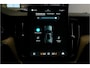 Volvo XC60 2.0 T6 AWD Long Range 293kW/399pk Aut8 Plus Dark LUCHTVERING + EL.TREKHAAK + PANORAMADAK + HARMAN/KARDON + GOOGLE DASHBOARD + BLIS + PILOT ASSIST + ADAPT.CRUISE + 360 CAMERA + LANE ASSIST + STUUR-&STOELVERWARMING V&A + HEAD-UP + 20" LM-VELGEN!!