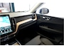 Volvo XC60 2.0 T6 AWD Long Range 293kW/399pk Aut8 Plus Dark LUCHTVERING + EL.TREKHAAK + PANORAMADAK + HARMAN/KARDON + GOOGLE DASHBOARD + BLIS + PILOT ASSIST + ADAPT.CRUISE + 360 CAMERA + LANE ASSIST + STUUR-&STOELVERWARMING V&A + HEAD-UP + 20" LM-VELGEN!!