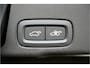 Volvo XC60 2.0 T6 AWD Long Range 293kW/399pk Aut8 Plus Dark LUCHTVERING + EL.TREKHAAK + PANORAMADAK + HARMAN/KARDON + GOOGLE DASHBOARD + BLIS + PILOT ASSIST + ADAPT.CRUISE + 360 CAMERA + LANE ASSIST + STUUR-&STOELVERWARMING V&A + HEAD-UP + 20" LM-VELGEN!!
