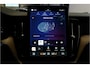 Volvo XC60 2.0 T6 AWD Long Range 293kW/399pk Aut8 Plus Dark LUCHTVERING + EL.TREKHAAK + PANORAMADAK + HARMAN/KARDON + GOOGLE DASHBOARD + BLIS + PILOT ASSIST + ADAPT.CRUISE + 360 CAMERA + LANE ASSIST + STUUR-&STOELVERWARMING V&A + HEAD-UP + 20" LM-VELGEN!!