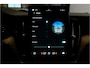 Volvo XC60 2.0 T6 AWD Long Range 293kW/399pk Aut8 Plus Dark LUCHTVERING + EL.TREKHAAK + PANORAMADAK + HARMAN/KARDON + GOOGLE DASHBOARD + BLIS + PILOT ASSIST + ADAPT.CRUISE + 360 CAMERA + LANE ASSIST + STUUR-&STOELVERWARMING V&A + HEAD-UP + 20" LM-VELGEN!!