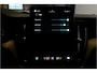 Volvo XC60 2.0 T6 AWD Long Range 293kW/399pk Aut8 Plus Dark LUCHTVERING + EL.TREKHAAK + PANORAMADAK + HARMAN/KARDON + GOOGLE DASHBOARD + BLIS + PILOT ASSIST + ADAPT.CRUISE + 360 CAMERA + LANE ASSIST + STUUR-&STOELVERWARMING V&A + HEAD-UP + 20" LM-VELGEN!!