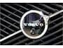 Volvo XC60 2.0 T6 AWD Long Range 293kW/399pk Aut8 Plus Dark LUCHTVERING + EL.TREKHAAK + PANORAMADAK + HARMAN/KARDON + GOOGLE DASHBOARD + BLIS + PILOT ASSIST + ADAPT.CRUISE + 360 CAMERA + LANE ASSIST + STUUR-&STOELVERWARMING V&A + HEAD-UP + 20" LM-VELGEN!!