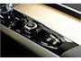 Volvo XC60 2.0 T6 AWD Long Range 293kW/399pk Aut8 Plus Dark LUCHTVERING + EL.TREKHAAK + PANORAMADAK + HARMAN/KARDON + GOOGLE DASHBOARD + BLIS + PILOT ASSIST + ADAPT.CRUISE + 360 CAMERA + LANE ASSIST + STUUR-&STOELVERWARMING V&A + HEAD-UP + 20" LM-VELGEN!!