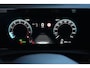 Volkswagen T-Roc 1.5 eTsi R-Line Edition 150pk Navigatie/Stoelverwarming/Camera