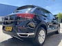 Volkswagen T-Roc 1.0 TSI Style - Navigatie I Airco I Veiligheid pakket I LED I PDC I Sport velgen I Dealer onderhouden