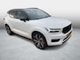 Volvo XC40 1.5 T5 Recharge R-Design | Plug-in Hybrid (PHEV) | Trekhaak | Harman Kardon Audio | Panoramadak | Elektrisch Verstelbare Voorstoelen | Half-Lederen Bekleding | Lichtmetalen Velgen 20 inch | Navigatie