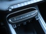 Jeep Avenger Longitude 54 kWh | Accu 98% | Warmtepomp | AppleCarPlay/Android | Parkeersensoren achter | 16'' LM velgen