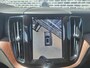 Volvo XC60 2.0 T8 Plug-in Hybrid AWD Ultimate Dark | PHEV | Trekhaak | Luchtvering | Bowers Wilkins Audio | 360 Graden Camera | Head-up Display | Panoramadak | Stoelventilatie | Stoelmassage | Nappaleder | Keyless Entry | Elektrische Achterklep