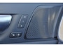 Volvo XC60 T6 Recharge AWD Plus Dark - Panorama/schuifdak - IntelliSafe Assist & Surround - 360º Camera - Harman/Kardon audio - Adaptieve LED koplampen - Verwarmde voorstoelen, stuur & achterbank - Parkeersensoren voor & achter - Elektr. bedienb. voorstoelen met geheugen - Head up display - Draadloze tel. lader - Extra getint glas - 19' LMV