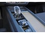Volvo XC60 T6 Recharge AWD Plus Dark - Panorama/schuifdak - IntelliSafe Assist & Surround - 360º Camera - Harman/Kardon audio - Adaptieve LED koplampen - Verwarmde voorstoelen, stuur & achterbank - Parkeersensoren voor & achter - Elektr. bedienb. voorstoelen met geheugen - Head up display - Draadloze tel. lader - Extra getint glas - 19' LMV