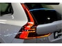 Volvo XC60 2.0 T6 AWD 293kW/399pk Aut8 Plug-in hybrid Plus Dark HARMAN/KARDON + 360 CAMERA + MATRIX LED + ADAPT.CRUISE + STOELVERWARMING V&A + STUURVERWARMING + PILOT ASSIST + GOOGLE DASHBOARD&SERVICES + BLIS + LANE ASSIST + CTA + PARKSENSOREN + 19" LM-VELGEN!!