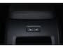 Volvo XC60 T6 Recharge AWD Plus Dark - Panorama/schuifdak - IntelliSafe Assist & Surround - Parkeercamera achter - Verwarmde voorstoelen, stuur & achterbank - Parkeersensoren voor & achter - Elektr. bedienb. voorstoelen met geheugen - Draadloze tel. lader - Standkachel - 19' LMV