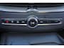 Volvo XC60 T6 Recharge AWD Plus Dark - Panorama/schuifdak - IntelliSafe Assist & Surround - Parkeercamera achter - Verwarmde voorstoelen, stuur & achterbank - Parkeersensoren voor & achter - Elektr. bedienb. voorstoelen met geheugen - Draadloze tel. lader - Standkachel - 19' LMV