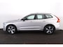 Volvo XC60 T6 Recharge AWD Plus Dark - Panorama/schuifdak - IntelliSafe Assist & Surround - Parkeercamera achter - Verwarmde voorstoelen, stuur & achterbank - Parkeersensoren voor & achter - Elektr. bedienb. voorstoelen met geheugen - Draadloze tel. lader - Standkachel - 19' LMV