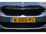 BMW 3-Serie 320e Sedan Facelift - zwart leder - 19 Inch - Head Up - Nederlandse BMW - Dealer onderhouden - Geblindeerde ramen - Sport Stoelen - Achteruitrijcamera - Hifi speakers