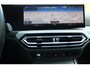 BMW 3-Serie 320e Sedan Facelift - zwart leder - 19 Inch - Head Up - Nederlandse BMW - Dealer onderhouden - Geblindeerde ramen - Sport Stoelen - Achteruitrijcamera - Hifi speakers