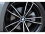 BMW 3-Serie 320e Sedan Facelift - zwart leder - 19 Inch - Head Up - Nederlandse BMW - Dealer onderhouden - Geblindeerde ramen - Sport Stoelen - Achteruitrijcamera - Hifi speakers