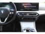 BMW 3-Serie 320e Sedan Facelift - zwart leder - 19 Inch - Head Up - Nederlandse BMW - Dealer onderhouden - Geblindeerde ramen - Sport Stoelen - Achteruitrijcamera - Hifi speakers