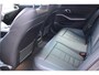 BMW 3-Serie 320e Sedan Facelift - zwart leder - 19 Inch - Head Up - Nederlandse BMW - Dealer onderhouden - Geblindeerde ramen - Sport Stoelen - Achteruitrijcamera - Hifi speakers