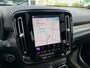 Volvo XC40 2.0 B4 Plus Dark | Parkeerverwarming | Panoramadak | 360 Graden Camera | Keyless Entry | Elektrische Achterklep | Navigatie | Apple Carplay | Android Auto | Elektrisch Verstelbare Voorstoelen