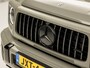 Mercedes-Benz G-klasse 63 AMG 585Pk (SCHUIFDAK, ALCANTARA HEMEL, APPLE CARPLAY, BURMESTER, MASSAGE, CARBON INTERIEUR, STOELKOELING/VERWARMING, ADAPTIVE CRUISE, 360 CAMERA, SFEERVERLICHTING, TREKHAAK, NIEUWSTAAT)