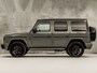 Mercedes-Benz G-klasse 63 AMG 585Pk (SCHUIFDAK, ALCANTARA HEMEL, APPLE CARPLAY, BURMESTER, MASSAGE, CARBON INTERIEUR, STOELKOELING/VERWARMING, ADAPTIVE CRUISE, 360 CAMERA, SFEERVERLICHTING, TREKHAAK, NIEUWSTAAT)
