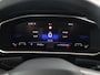 Volkswagen T-Roc 1.5 TSI R-Line 150 pk DSG | Navigatie | Adaptieve Cruise Control | Camera | Ergo-Stoel | Trekhaak | LED |
