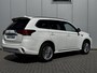 Mitsubishi Outlander 2.4 PHEV Intense+ / Trekhaak Afneembaar / Trekgewicht 1.500 KG / Stoelverwarming / Achteruitrijcamera / Navigatie / Apple CarPlay & Android Auto / Stoel verwarming voor /